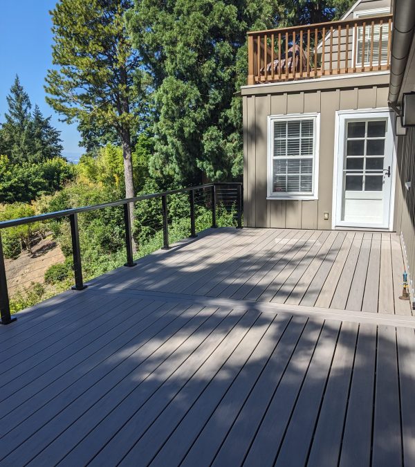 Trex Biscayne decking with cable railing
