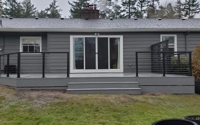 Trex Select Pebble Grey Deck with Skirt and Privacy Screen