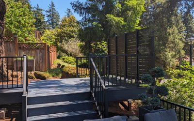 Trex Select Deck with Aluminum Hideaway Privacy Screens