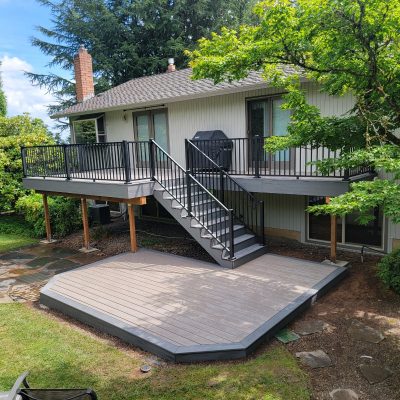 Trex deck in Jasper and Island Mist Lineage decking