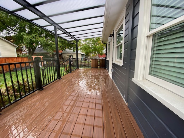 AZEK Vintage Mahogany Deck with Acrylite Cover