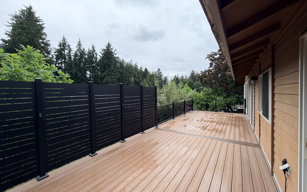 Deckorators Mesa Deck with Hideaway Screens and Lights