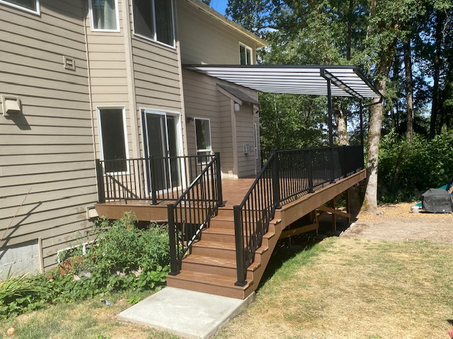 Trex Select Whiskey Barrel Deck with Acrylite Cover