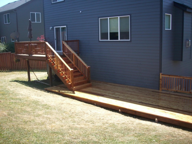 New cedar deck and railing