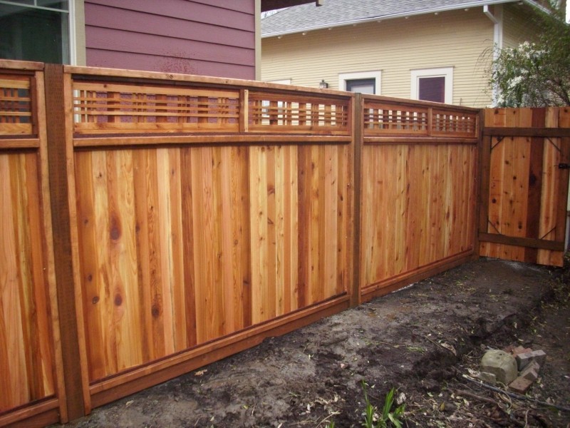 wood fence lattice top