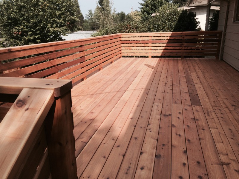 Cedar deck with horizontal railing | Deck Masters, LLC